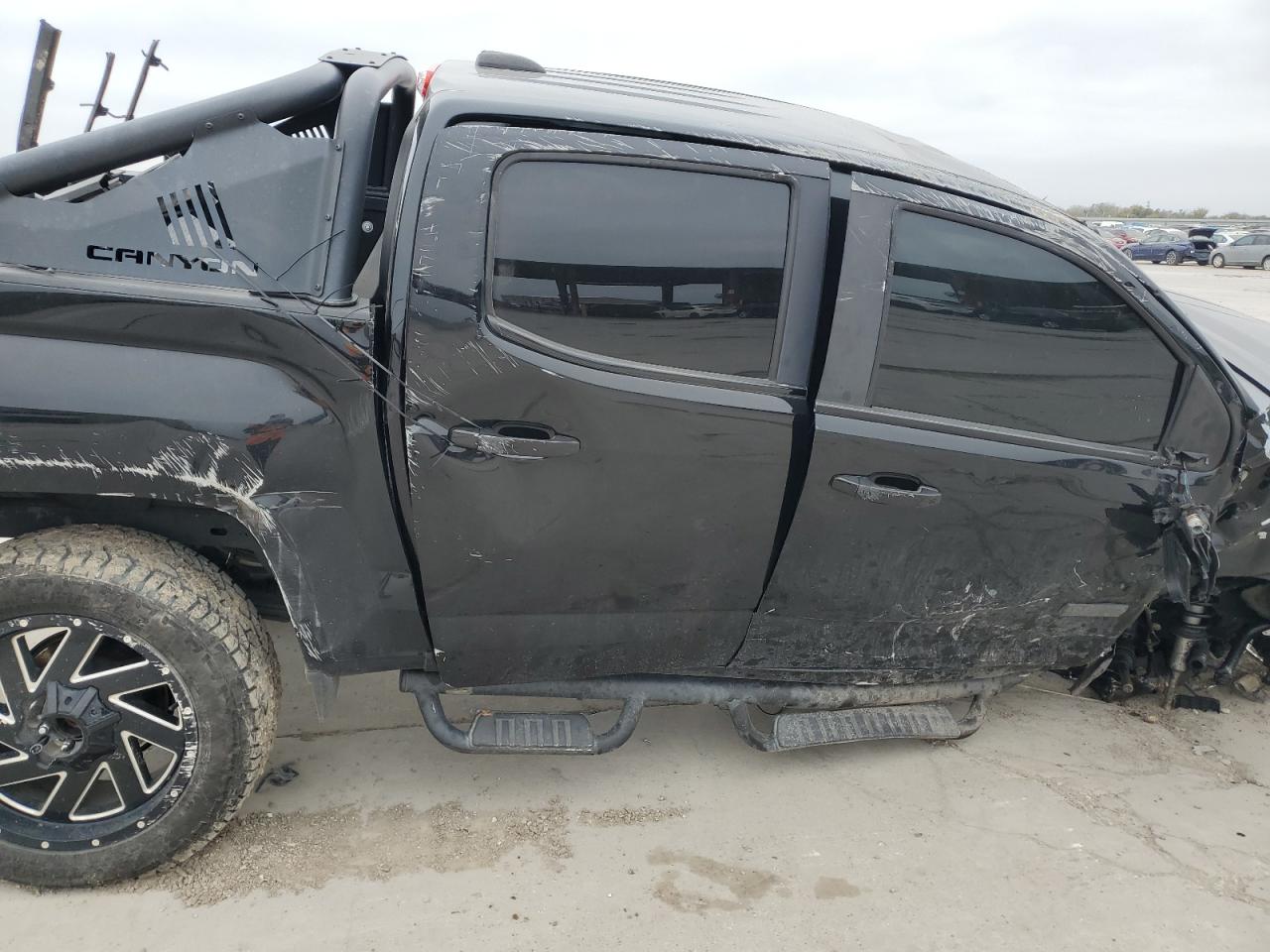 2018 GMC Canyon VIN 1GTG6CEN0J1207762 Copart auction photo, all over damage thumbnail 11