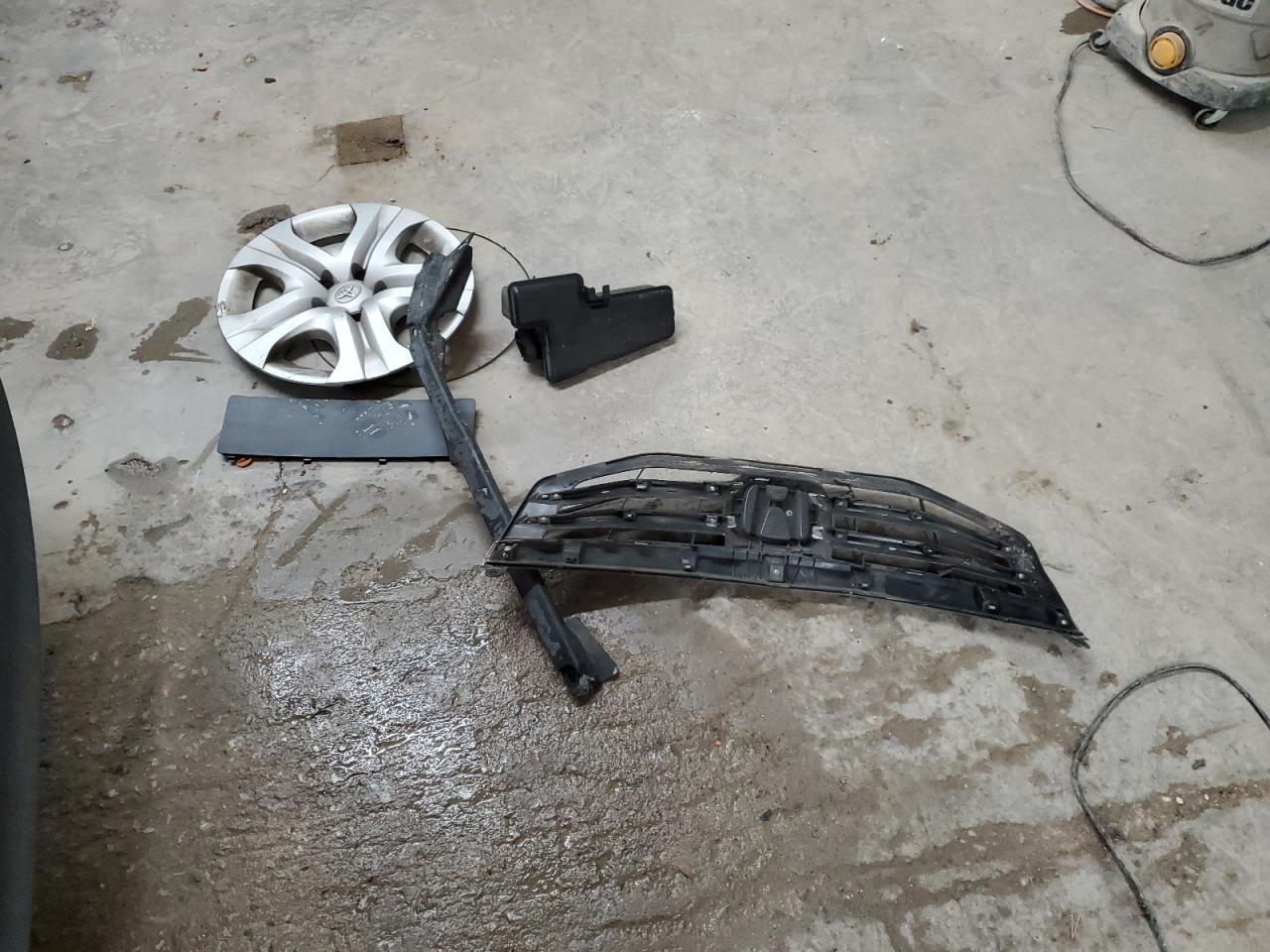 2015 Toyota RAV 4 VIN 2T3ZFREV0FW201268 Copart auction photo, front end / side damage thumbnail 14