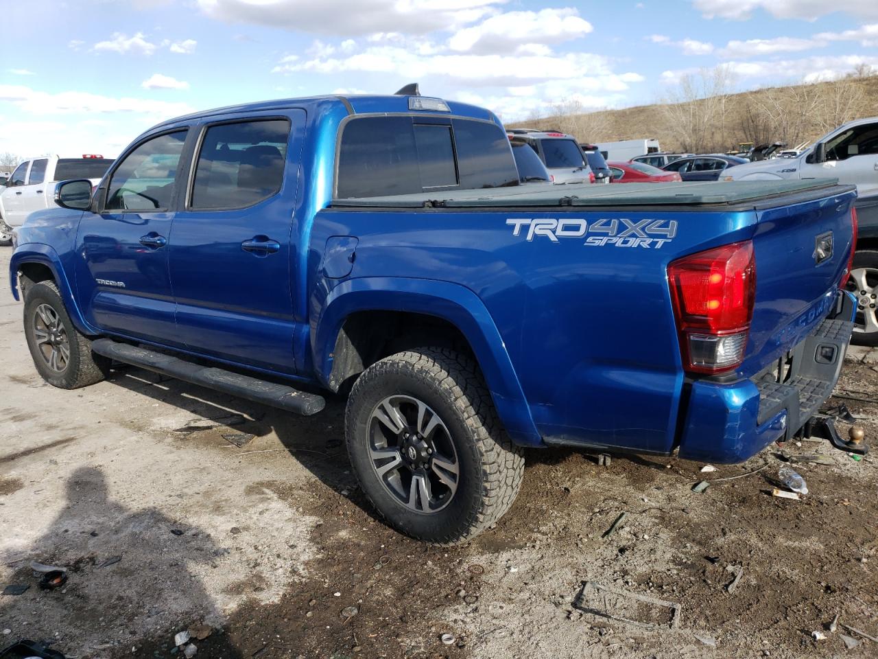 2017 Toyota Tacoma VIN 3TMCZ5AN0HM044650 Copart auction photo, front end / rear end damage thumbnail 2