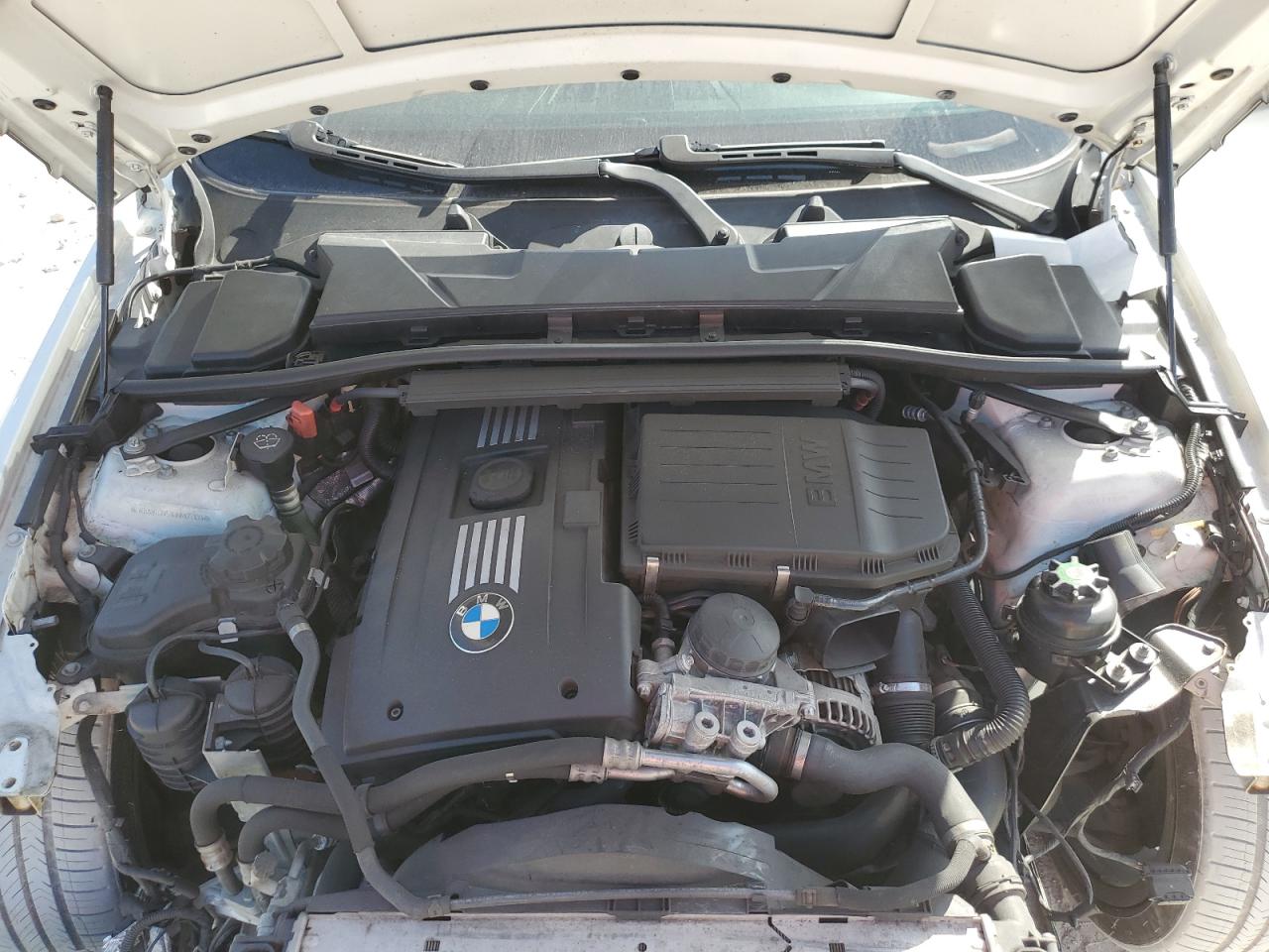 2008 BMW 3er VIN WBAVB77518NM05189 Copart auction photo, front end / minor dent/scratches damage thumbnail 11