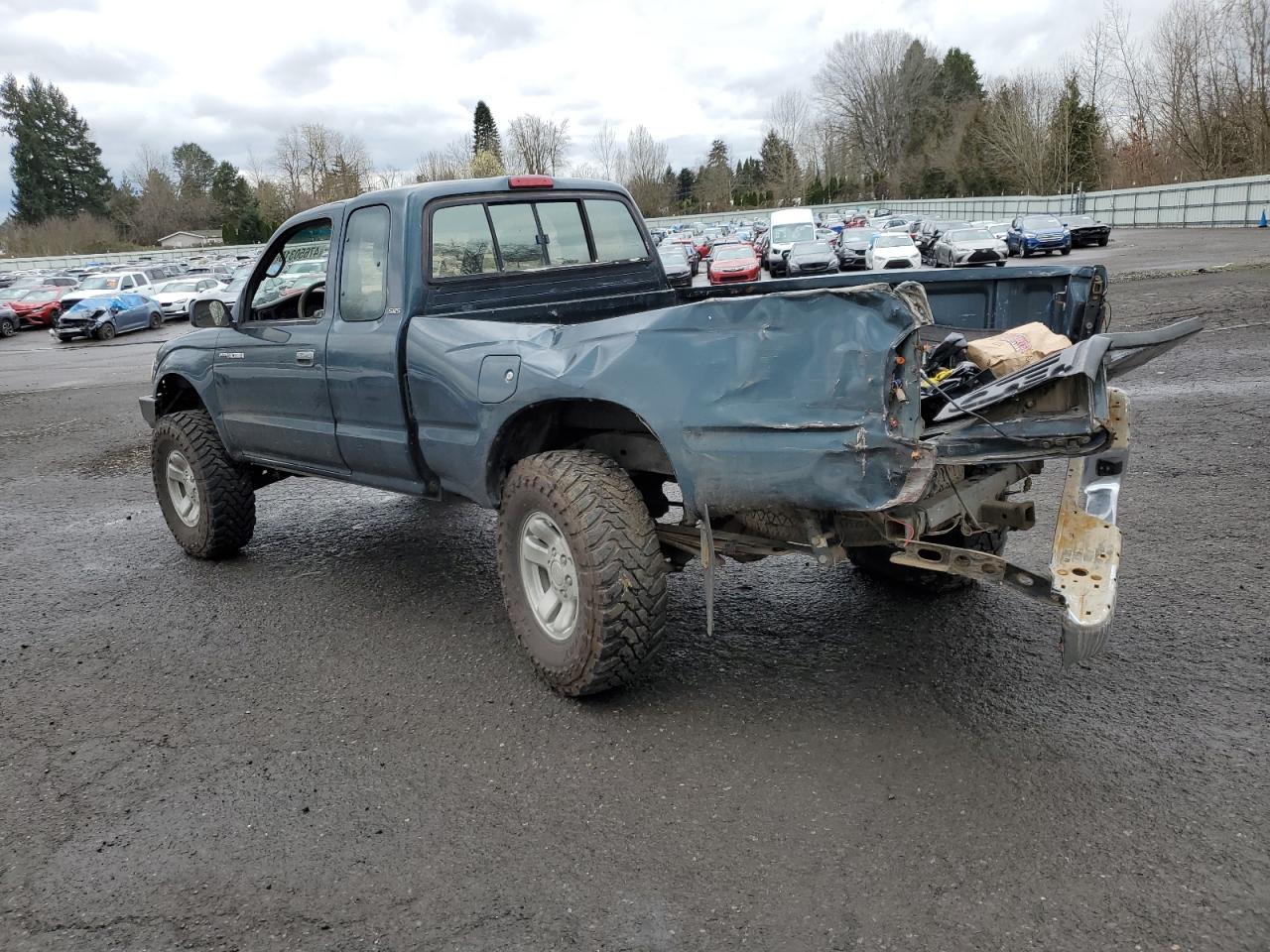 1998 Toyota Tacoma VIN 4TAWN72N2WZ010087 Copart auction photo, rear end damage thumbnail 2