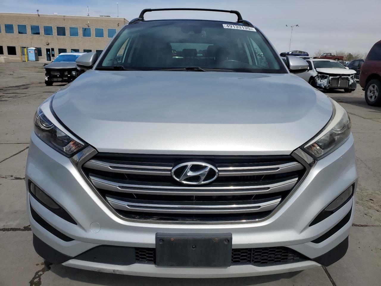2017 Hyundai Tucson VIN KM8J3CA2XHU394541 Copart auction photo, front end / side damage thumbnail 5