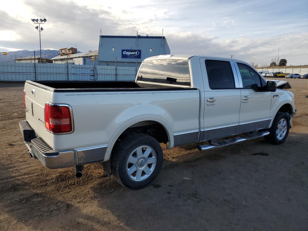 2008 Lincoln Mark LT VIN 5LTPW18548FJ03155 Copart auction photo, front end damage thumbnail 3