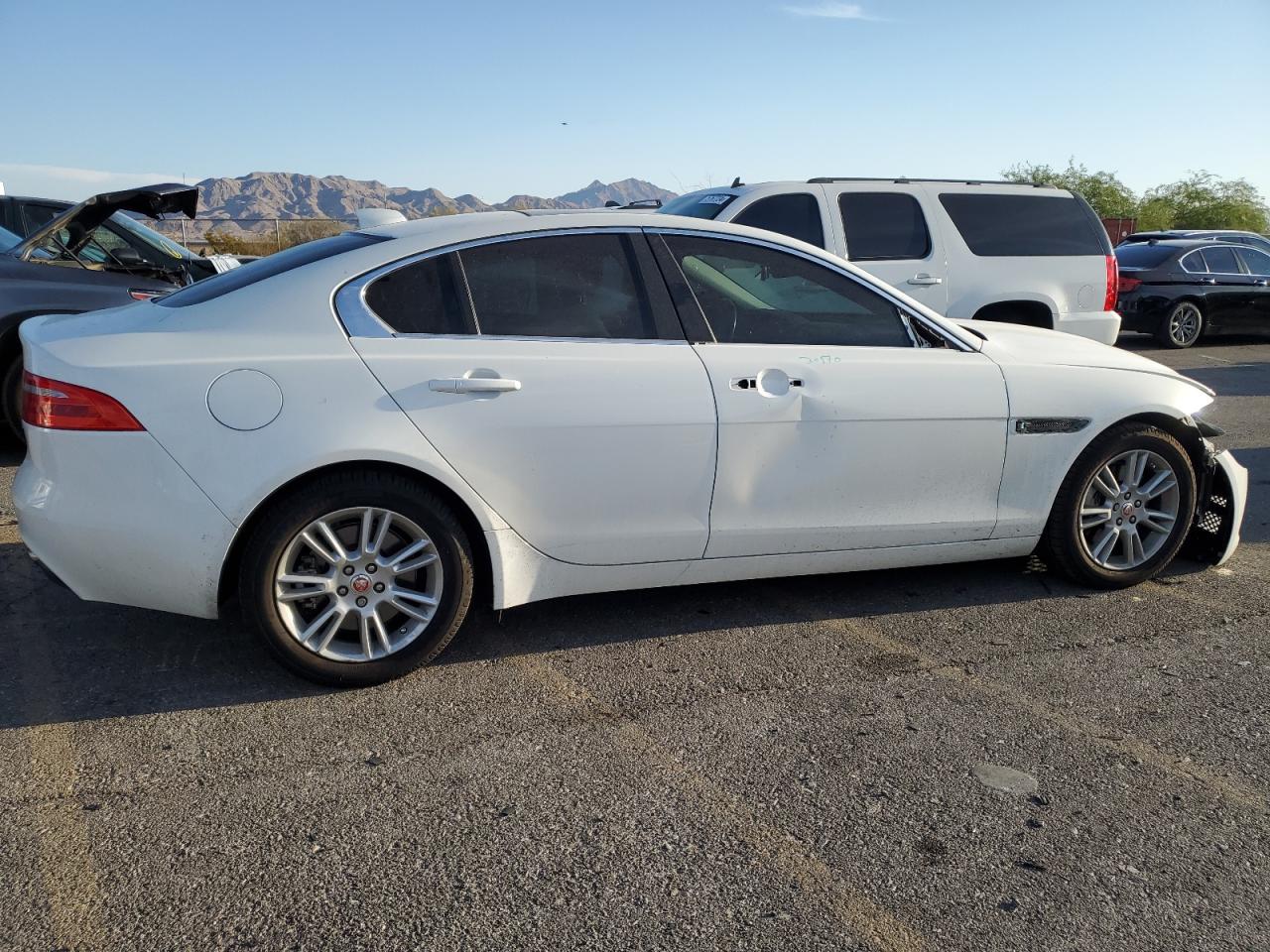 2019 Jaguar XE VIN SAJAD4FX2KCP50944 Copart auction photo, front end / side damage thumbnail 3