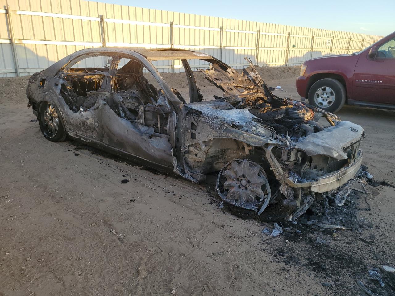 2012 Mercedes-Benz S-klasse VIN WDDNG7DB9CA427686 Copart auction photo, burn damage thumbnail 4
