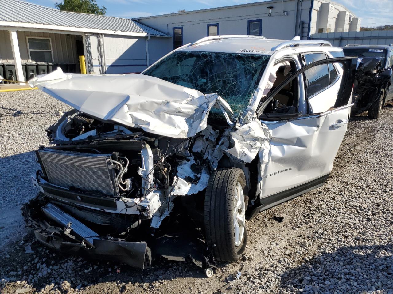 2020 Chevrolet Equinox VIN 3GNAXNEV9LS674721 Copart auction photo, all over damage thumbnail 2