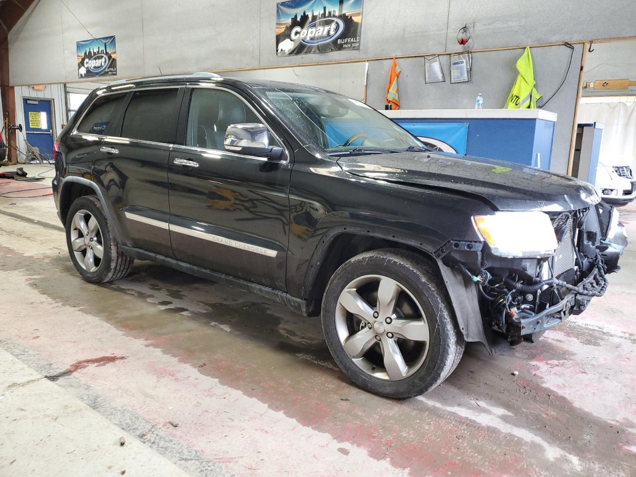 2011 Jeep Grand Cherokee VIN 1J4RR6GTXBC568476 Copart auction photo, front end damage thumbnail 4