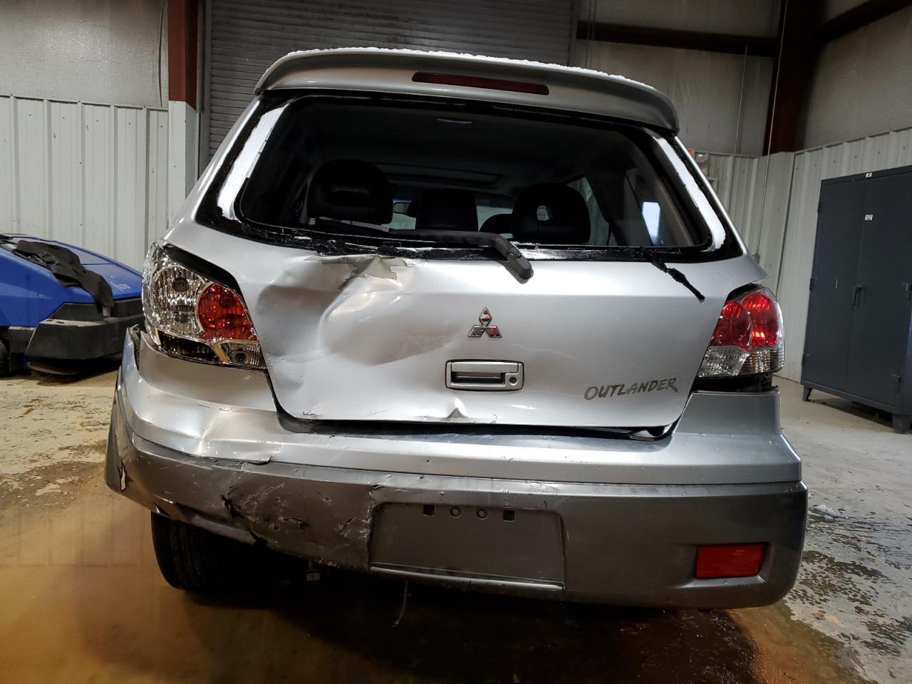 2004 Mitsubishi Outlander VIN JA4LX41F54U000247 Copart auction photo, rear end / side damage thumbnail 6