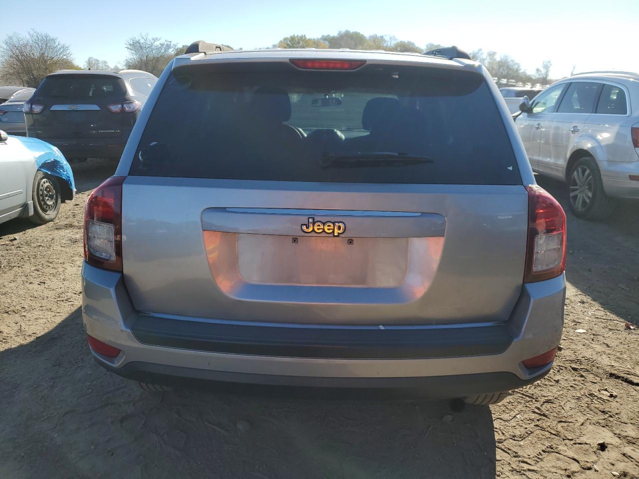 2015 Jeep Compass VIN 1C4NJCBA5FD124468 Copart auction photo, side / minor dent/scratches damage thumbnail 6
