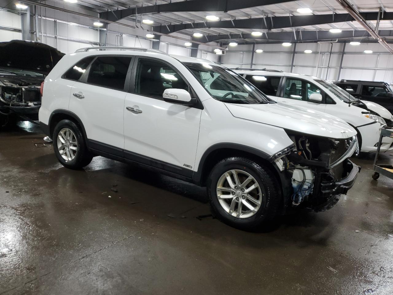 2015 KIA Sorento VIN 5XYKTDA75FG581078 Copart auction photo, front end damage thumbnail 4