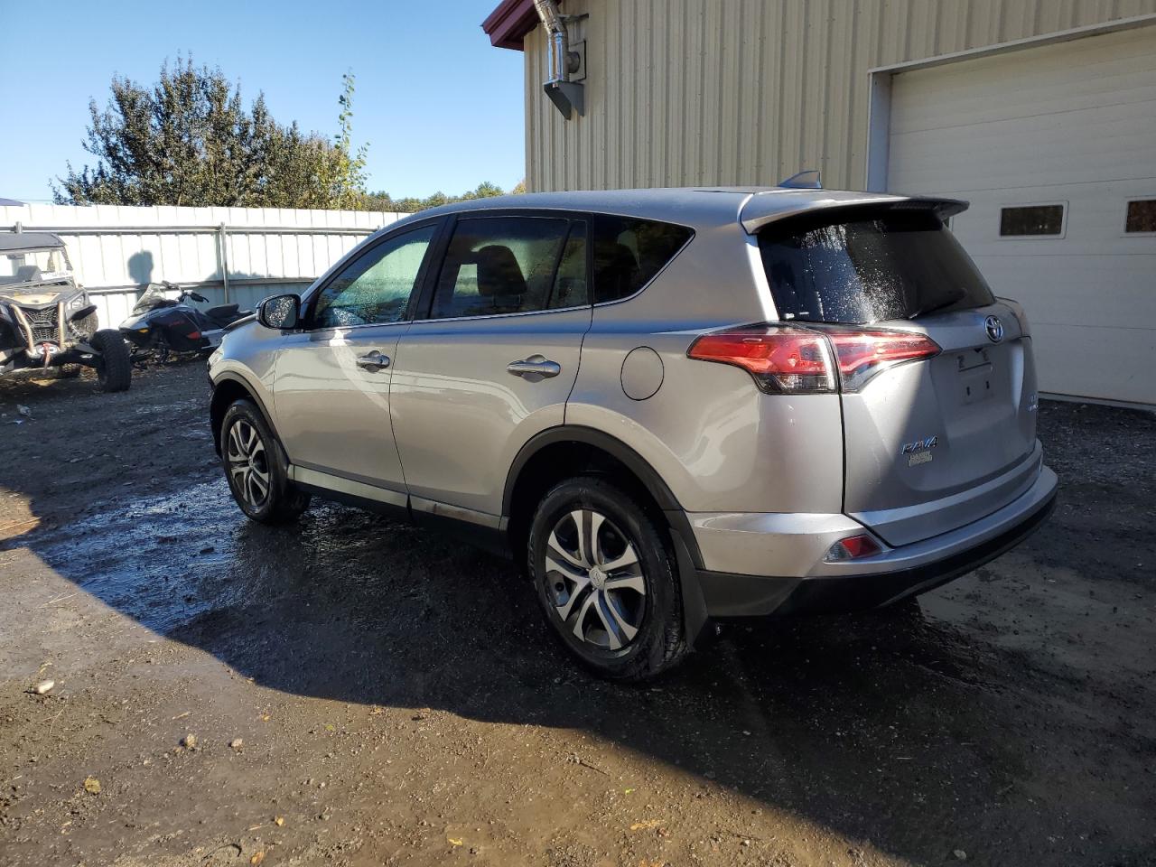 2017 Toyota RAV 4 VIN 2T3BFREV2HW692706 Copart auction photo, front end / rear end damage thumbnail 2