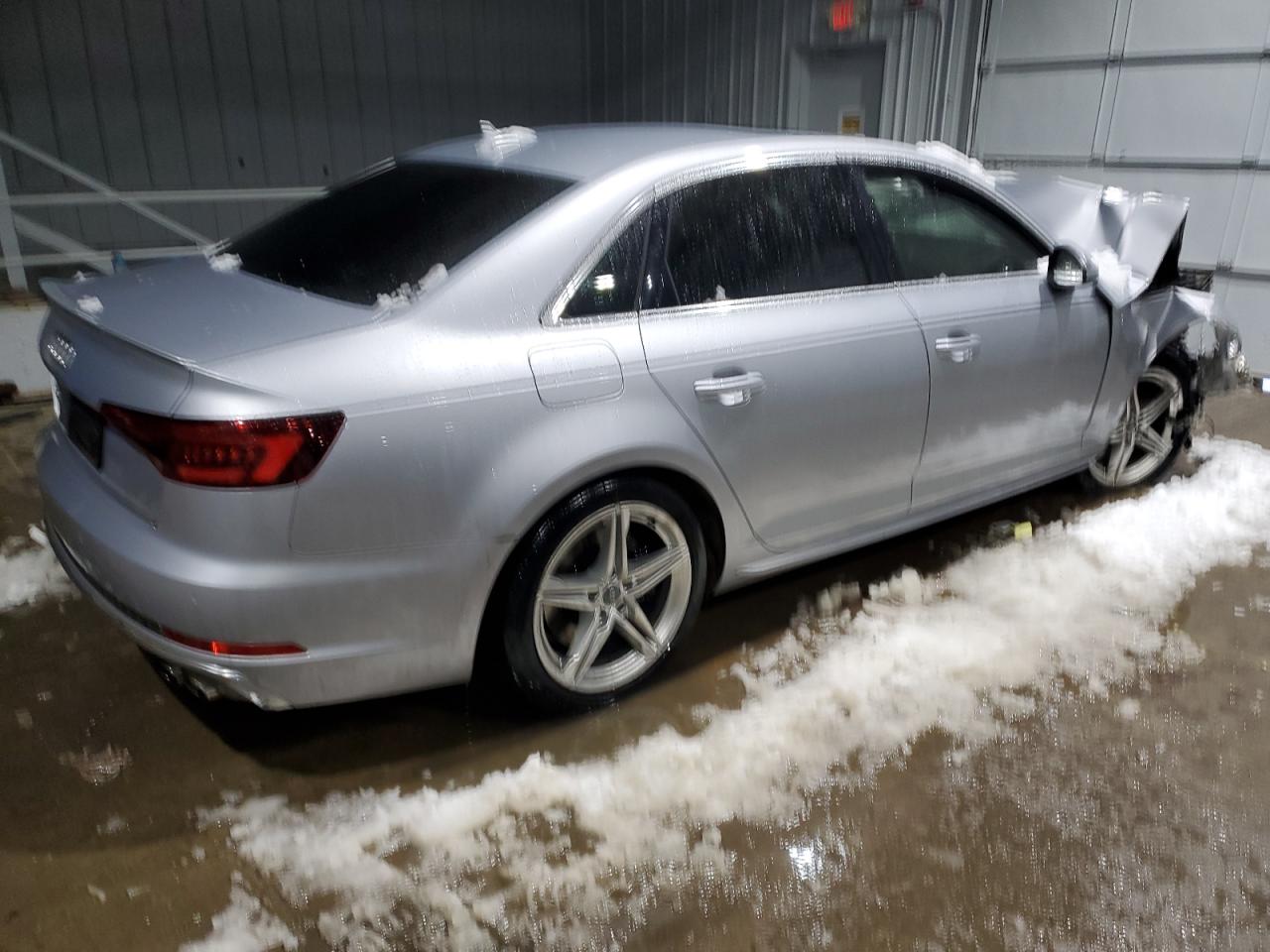 2018 Audi RS4 VIN WAUB4AF44JA018345 Copart auction photo, front end / minor dent/scratches damage thumbnail 3