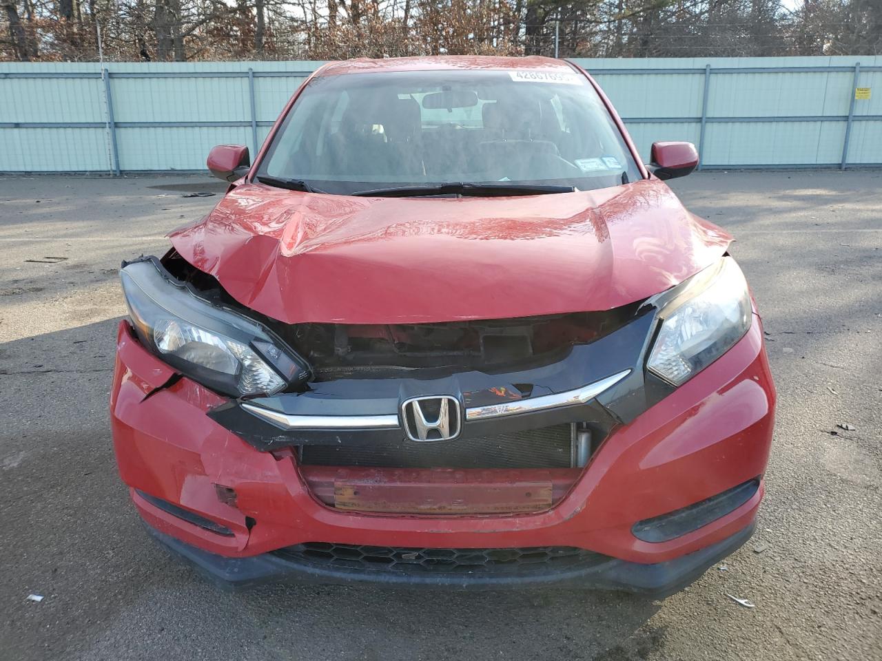2018 Honda HR-V VIN 3CZRU6H31JG727331 Copart auction photo, front end / minor dent/scratches damage thumbnail 5