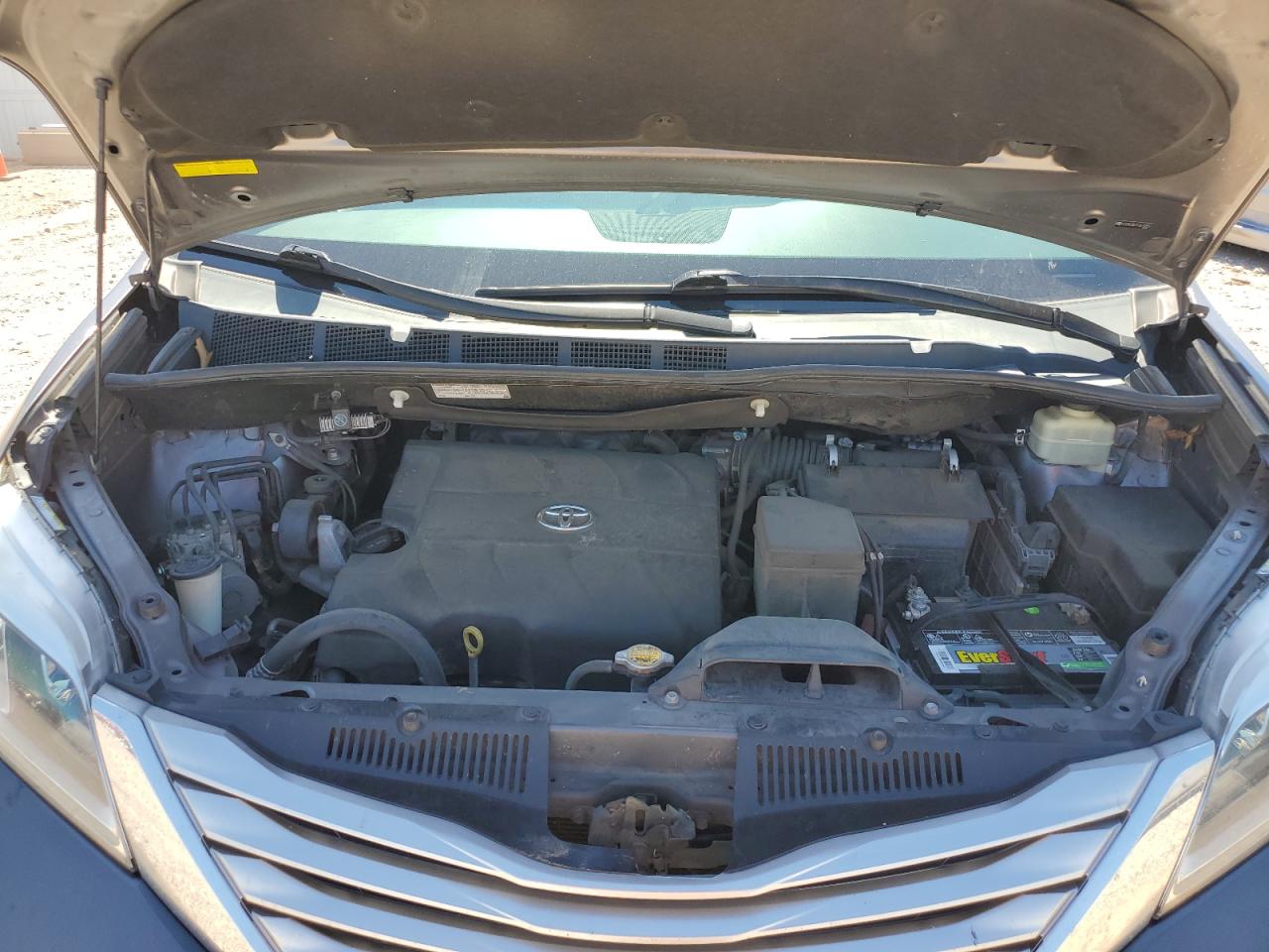 2015 Toyota Sienna VIN 5TDYK3DC7FS670055 Copart auction photo, rear end / minor dent/scratches damage thumbnail 12