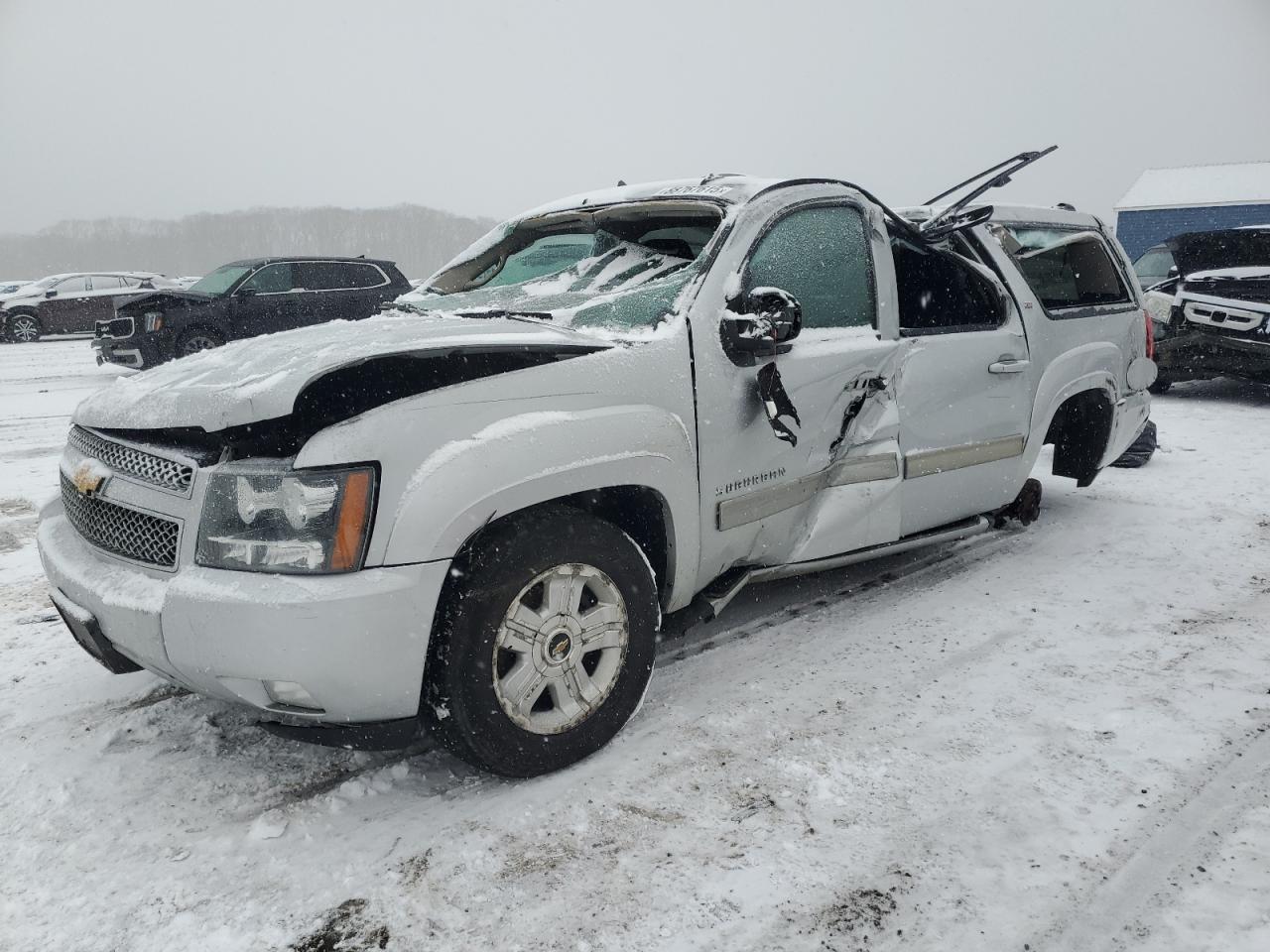 2013 Chevrolet Suburban VIN 1GNSKJE74DR367037