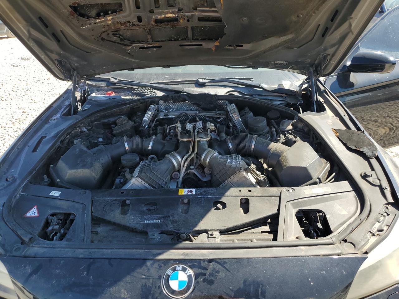2013 BMW M5 VIN WBSFV9C53DC772657 Copart auction photo, burn damage thumbnail 13