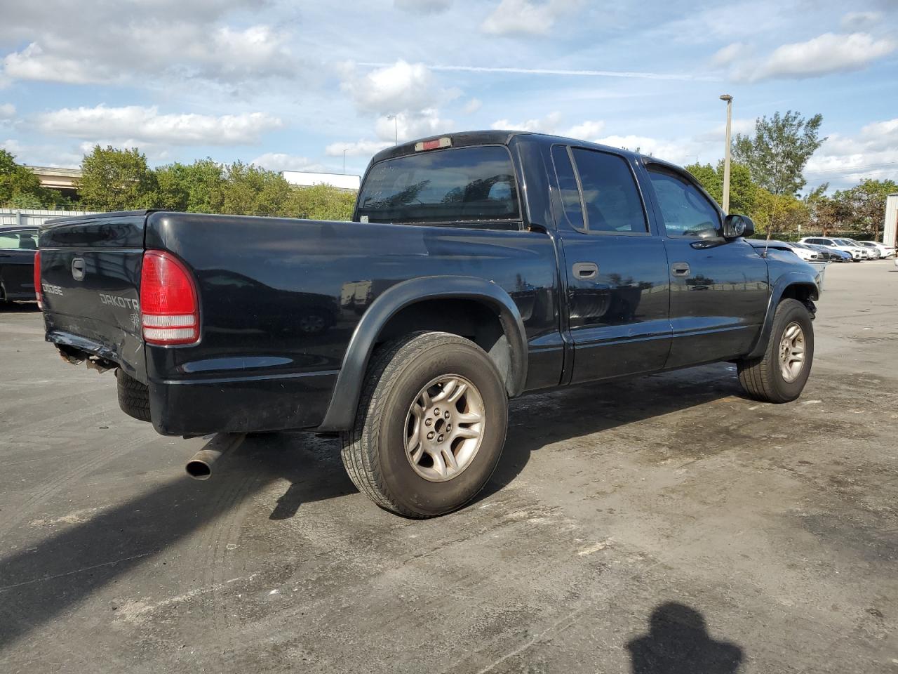 2004 Dodge Dakota VIN 1D7HL38K94S627992 Copart auction photo, front end damage thumbnail 3