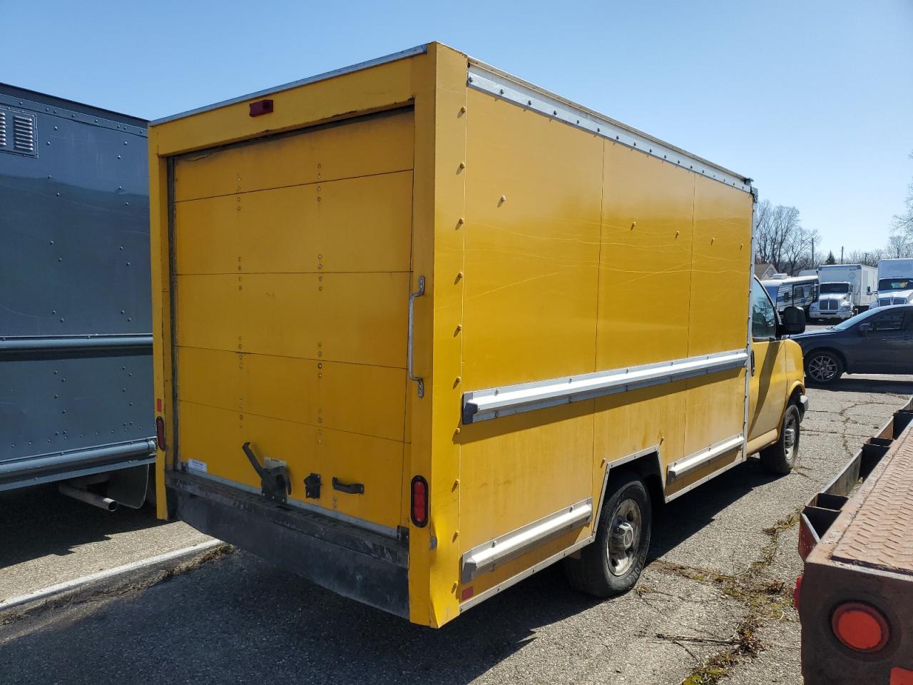 2017 GMC Savana VIN 1GD07RFF2H1902291 Copart auction photo, all over / mechanical damage thumbnail 3