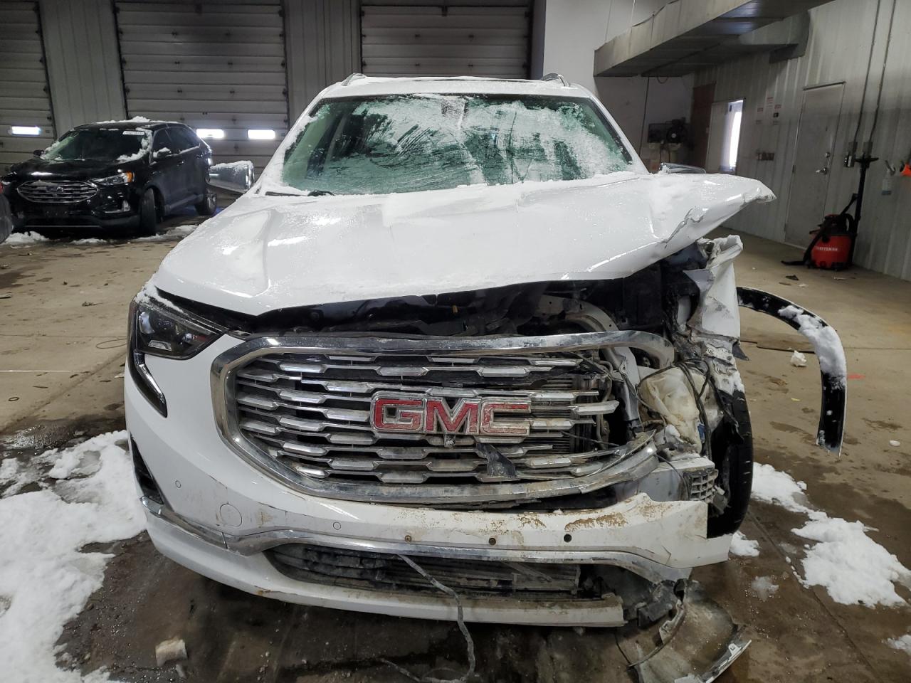 2018 GMC Terrain VIN 3GKALXEX0JL257744 Copart auction photo, front end damage thumbnail 5