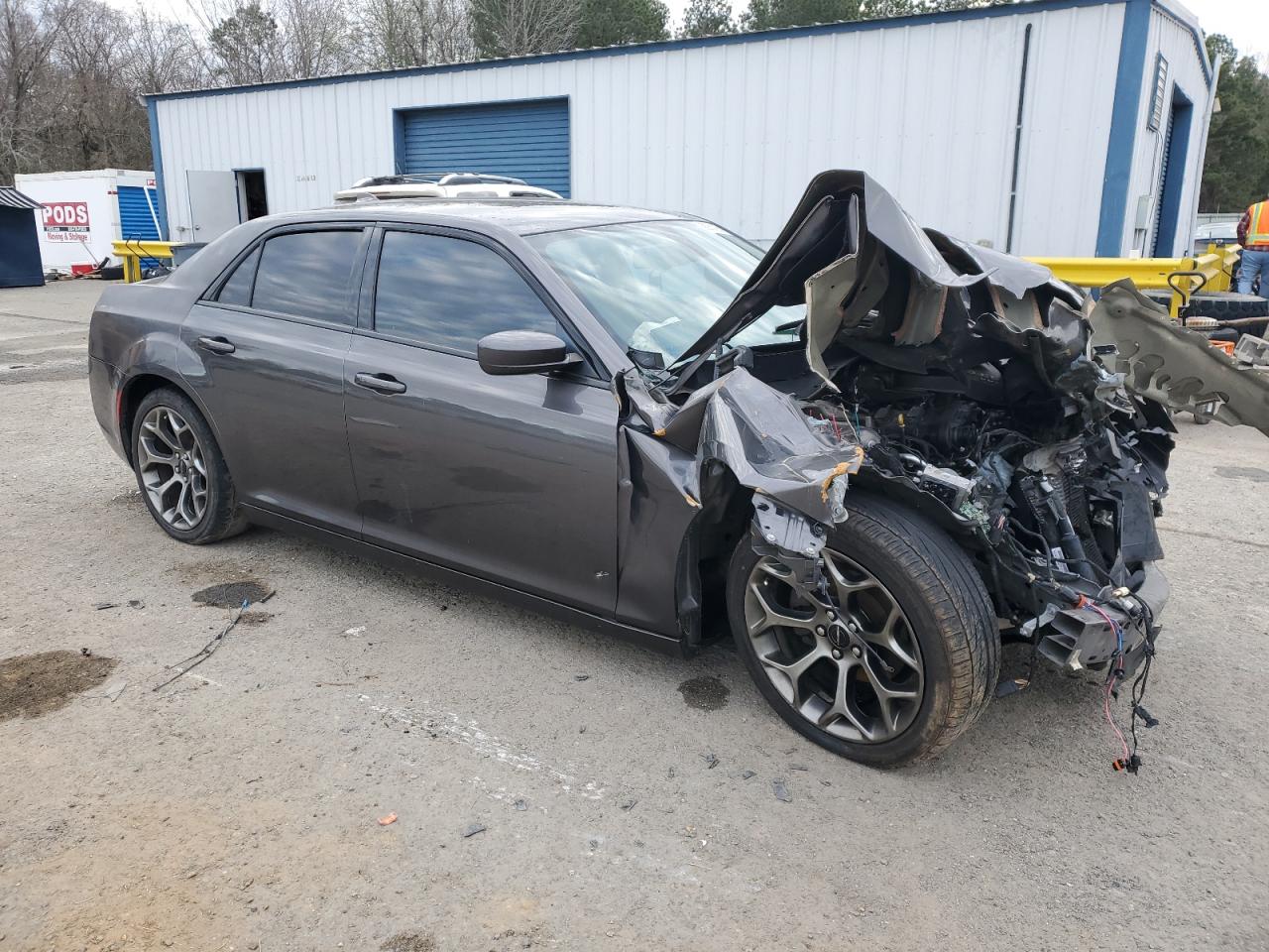 2018 Chrysler 300 VIN 2C3CCABG0JH214184 Copart auction photo, front end / minor dent/scratches damage thumbnail 4