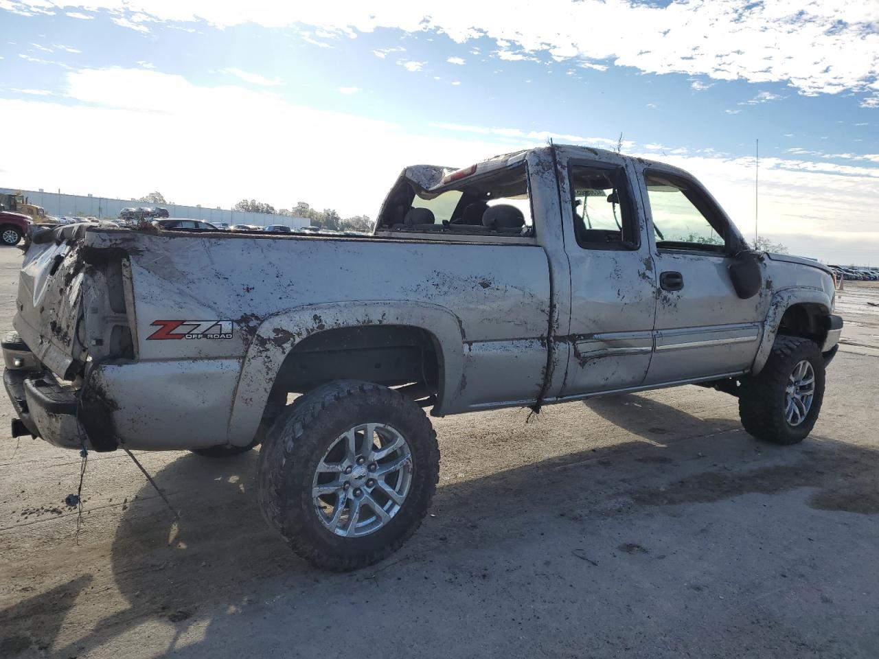 2005 Chevrolet Silverado VIN 1GCEK19B15E278586 Copart auction photo, all over damage thumbnail 3