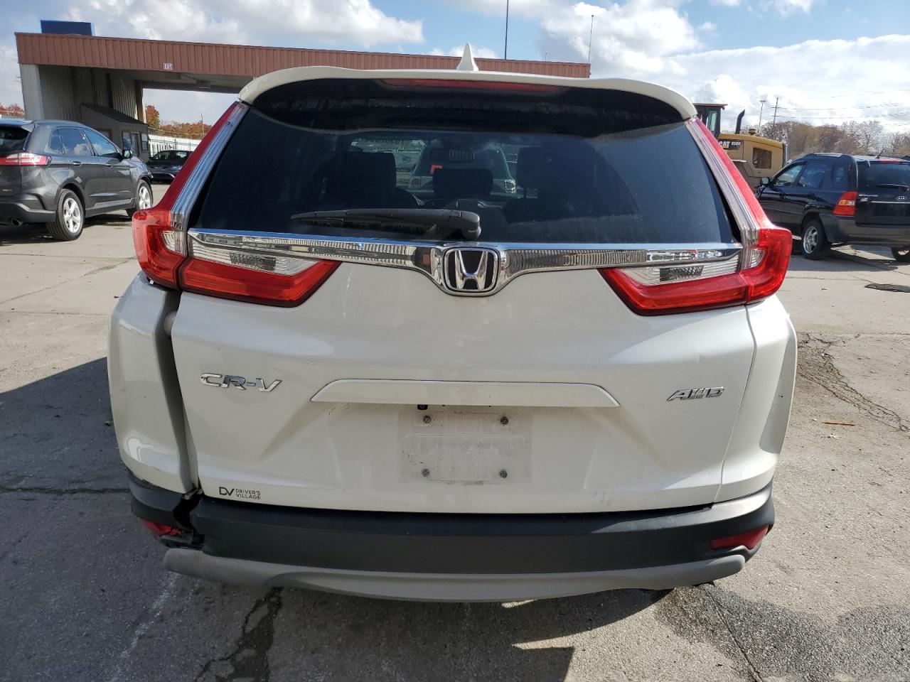 2018 Honda CR-V VIN 2HKRW2H86JH615295 Copart auction photo, side / rear end damage thumbnail 6
