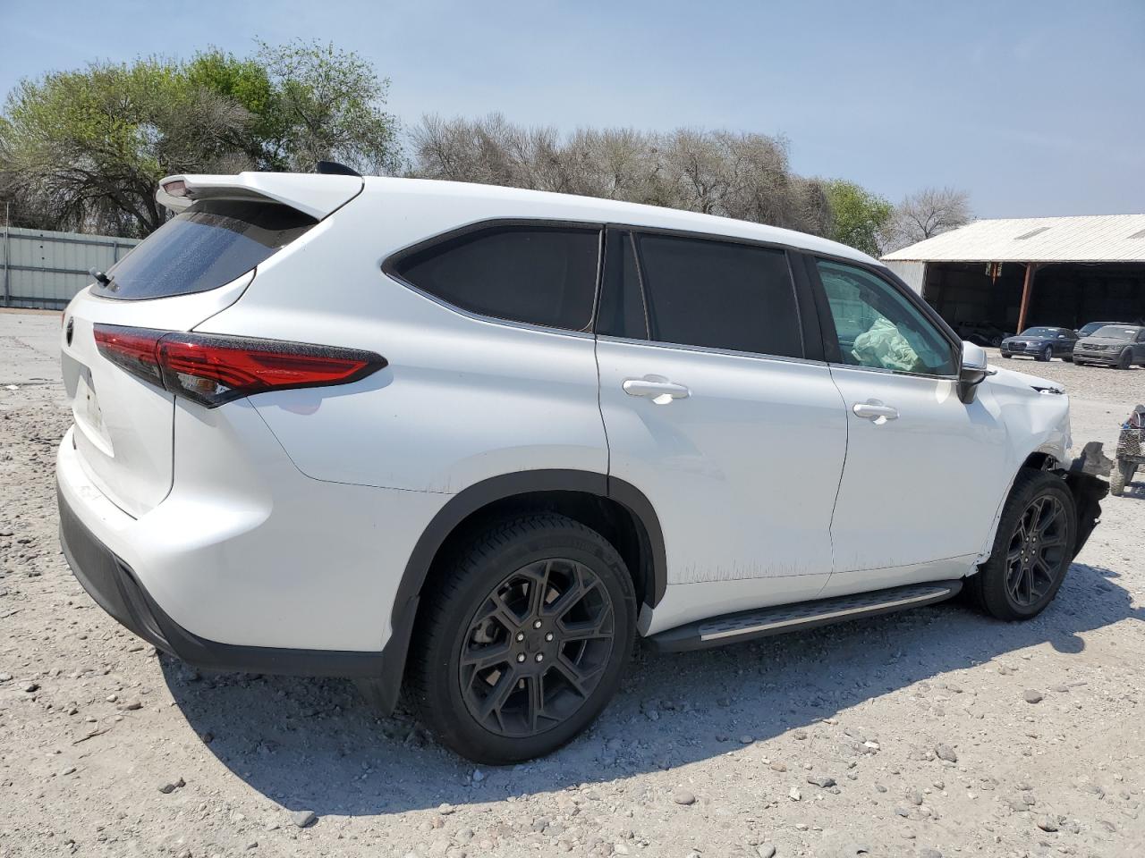 2022 Toyota Highlander VIN 5TDCZRAH8NS559649 Copart auction photo, front end damage thumbnail 3