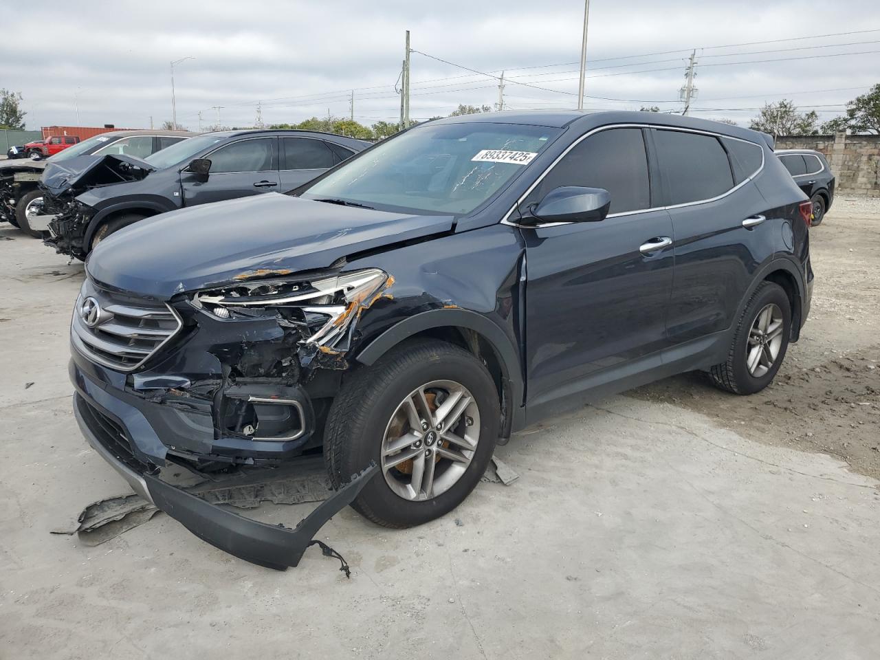 2018 Hyundai Santa Fe VIN 5NMZT3LB3JH053399