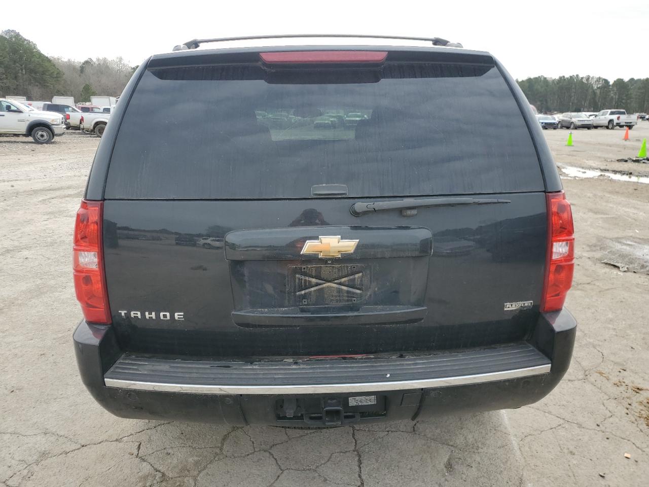 2011 Chevrolet Tahoe VIN 1GNSKCE04BR366000 Copart auction photo, side / front end damage thumbnail 6