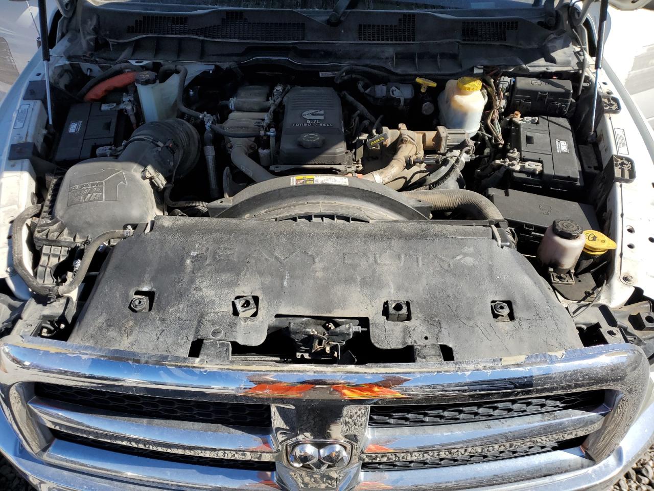 2016 RAM 5500 VIN 3C7WRMBL2GG335719 Copart auction photo, minor dent/scratches damage thumbnail 11