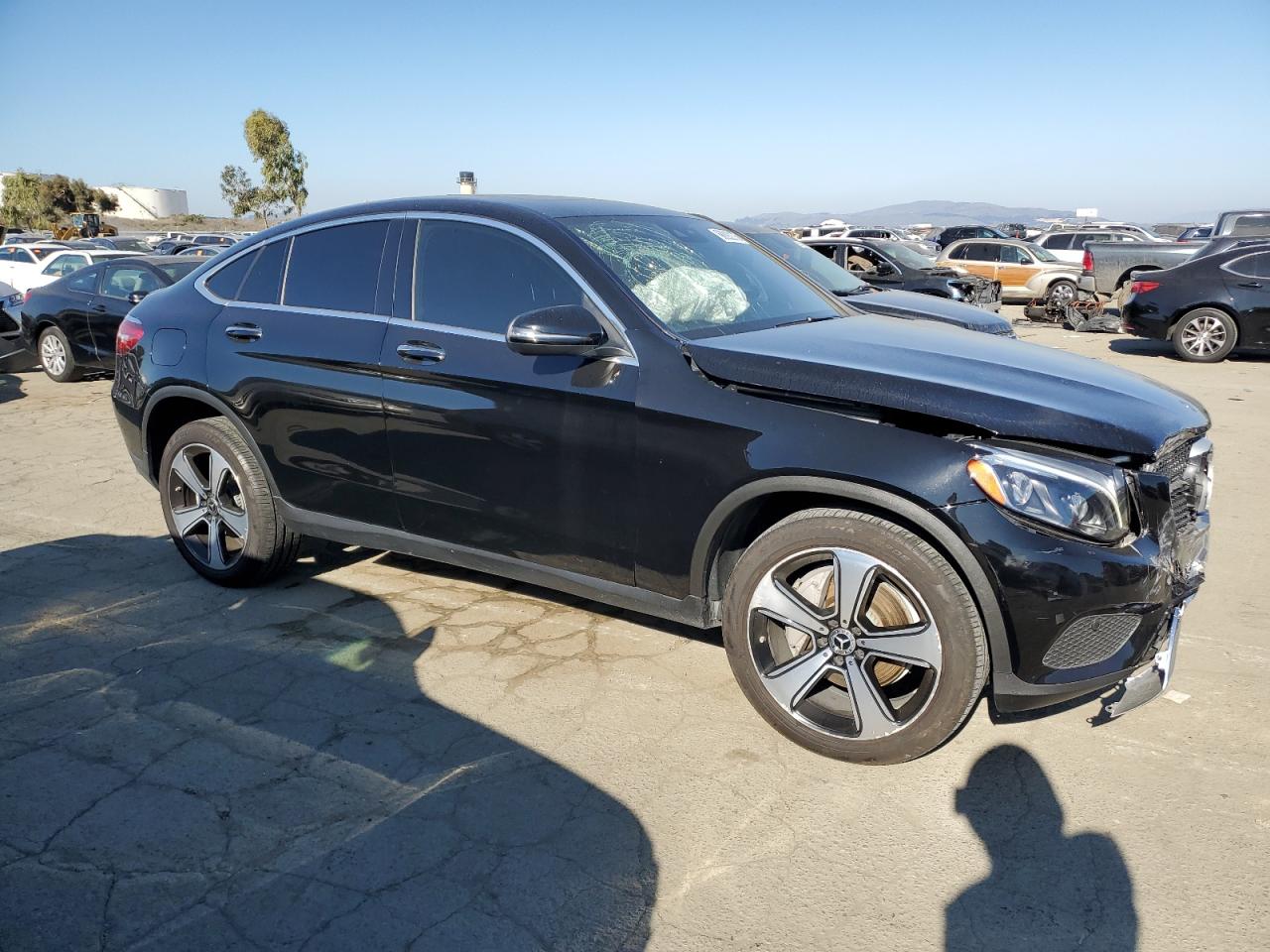 2018 Mercedes-Benz GLC VIN WDC0J4KB4JF331370 Copart auction photo, front end / side damage thumbnail 4