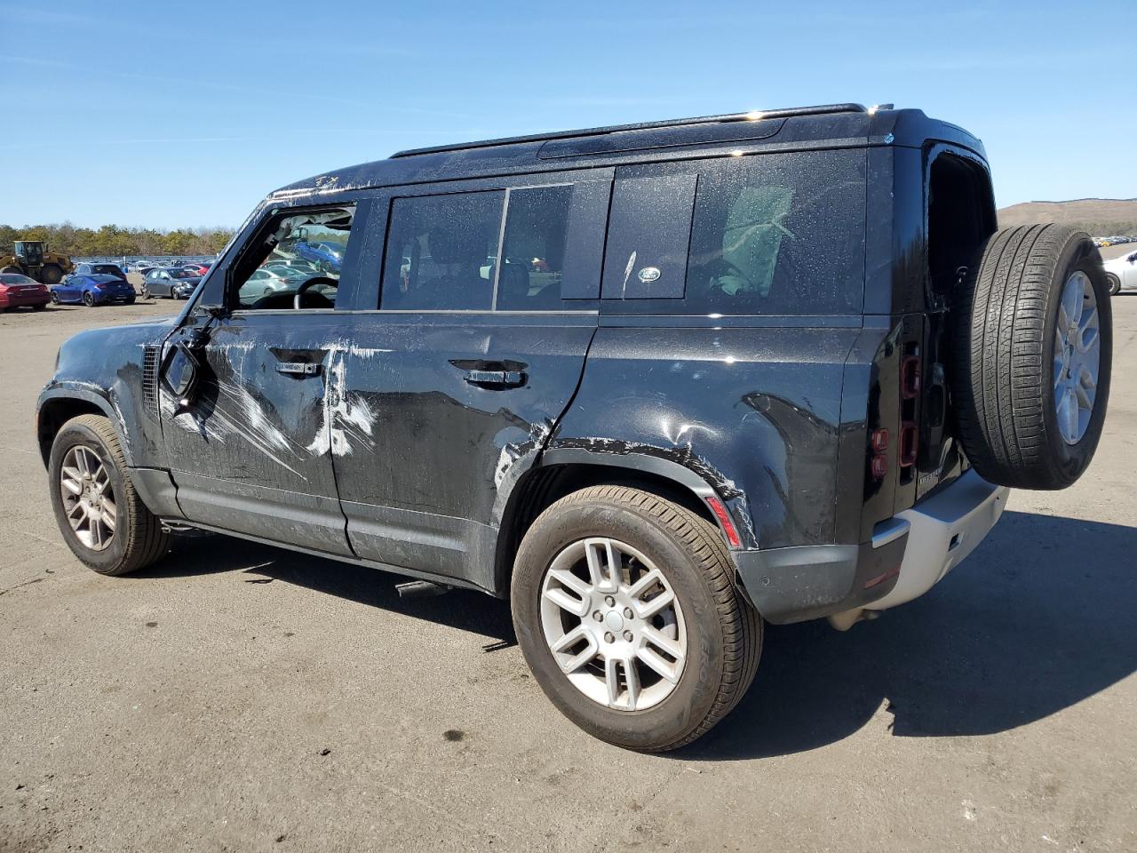 2024 Land Rover Defender VIN SALEJ7EX2R2307195 Copart auction photo, side / rear end damage thumbnail 2