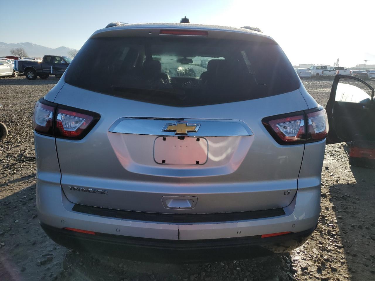 2017 Chevrolet Traverse VIN 1GNKRHKD7HJ261474 Copart auction photo, front end damage thumbnail 6