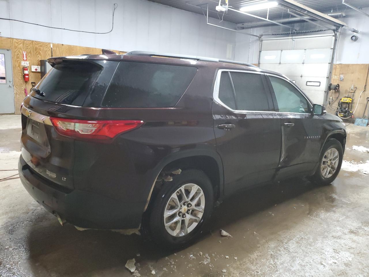 2020 Chevrolet Traverse VIN 1GNEVGKWXLJ115034 Copart auction photo, side / minor dent/scratches damage thumbnail 3