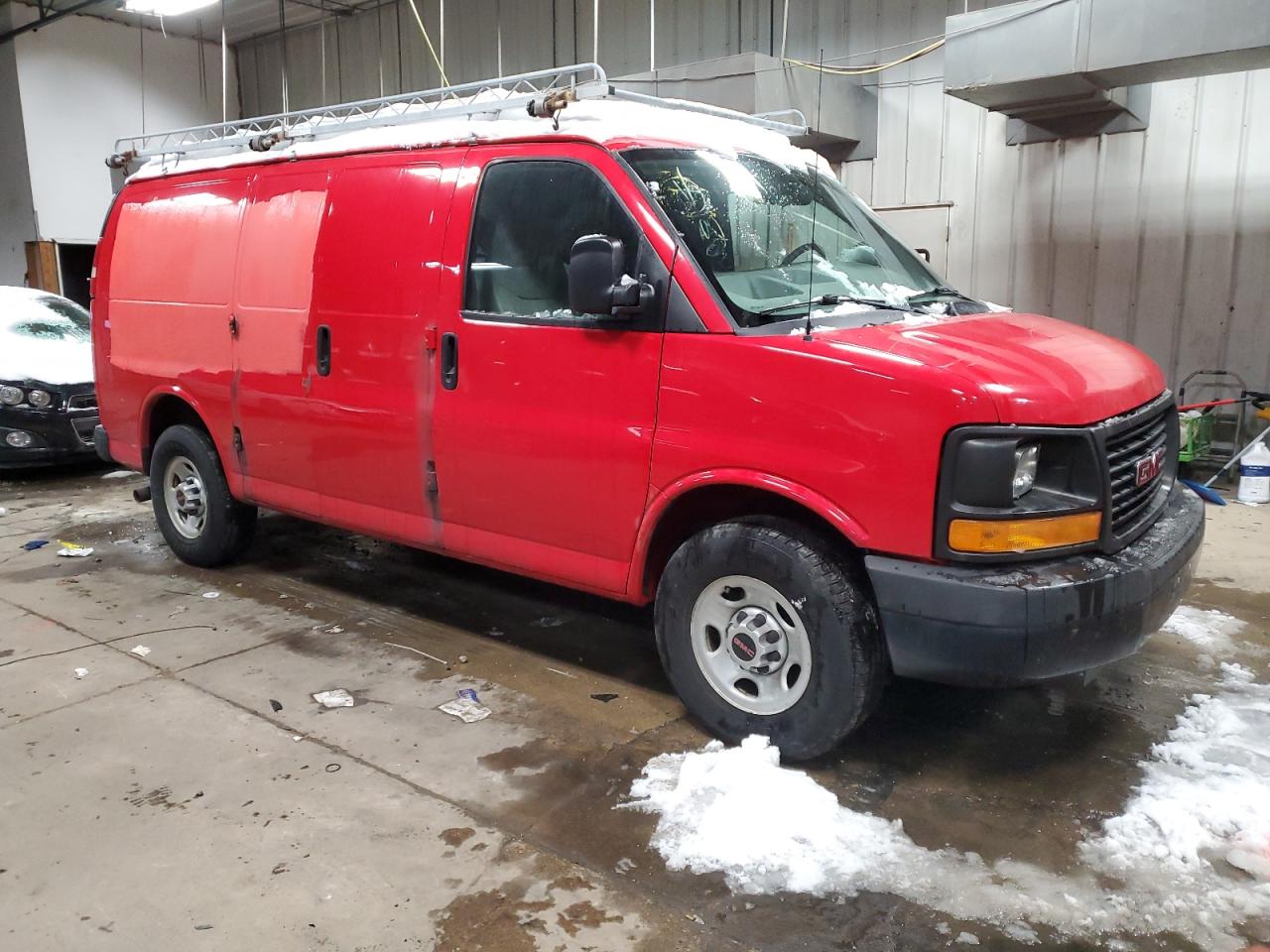 2015 GMC Savana VIN 1GTZ7TCG1F1249701 Copart auction photo, normal wear damage thumbnail 4
