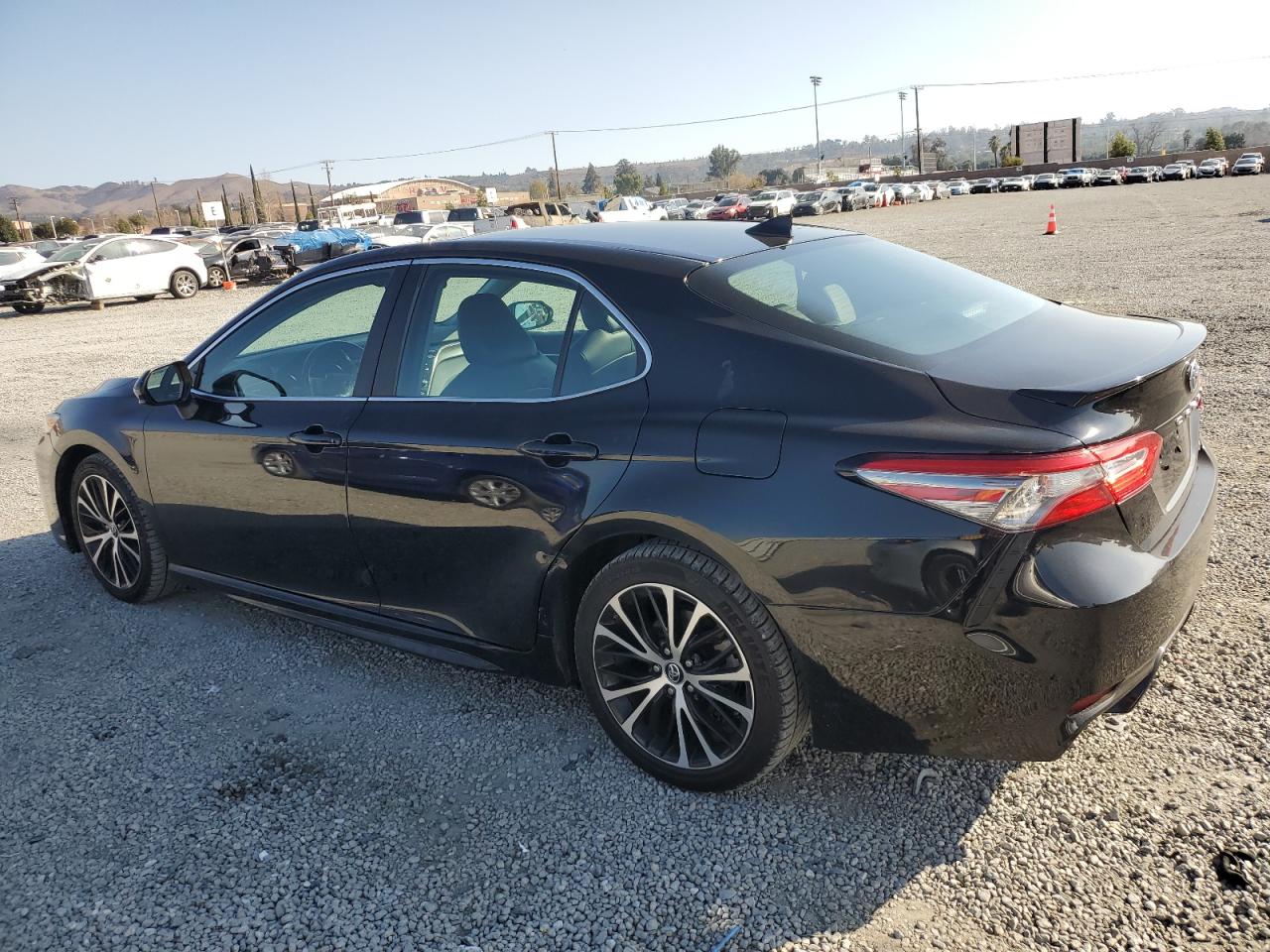 2019 Toyota Camry VIN 4T1B11HK2KU281615 Copart auction photo, minor dent/scratches damage thumbnail 2