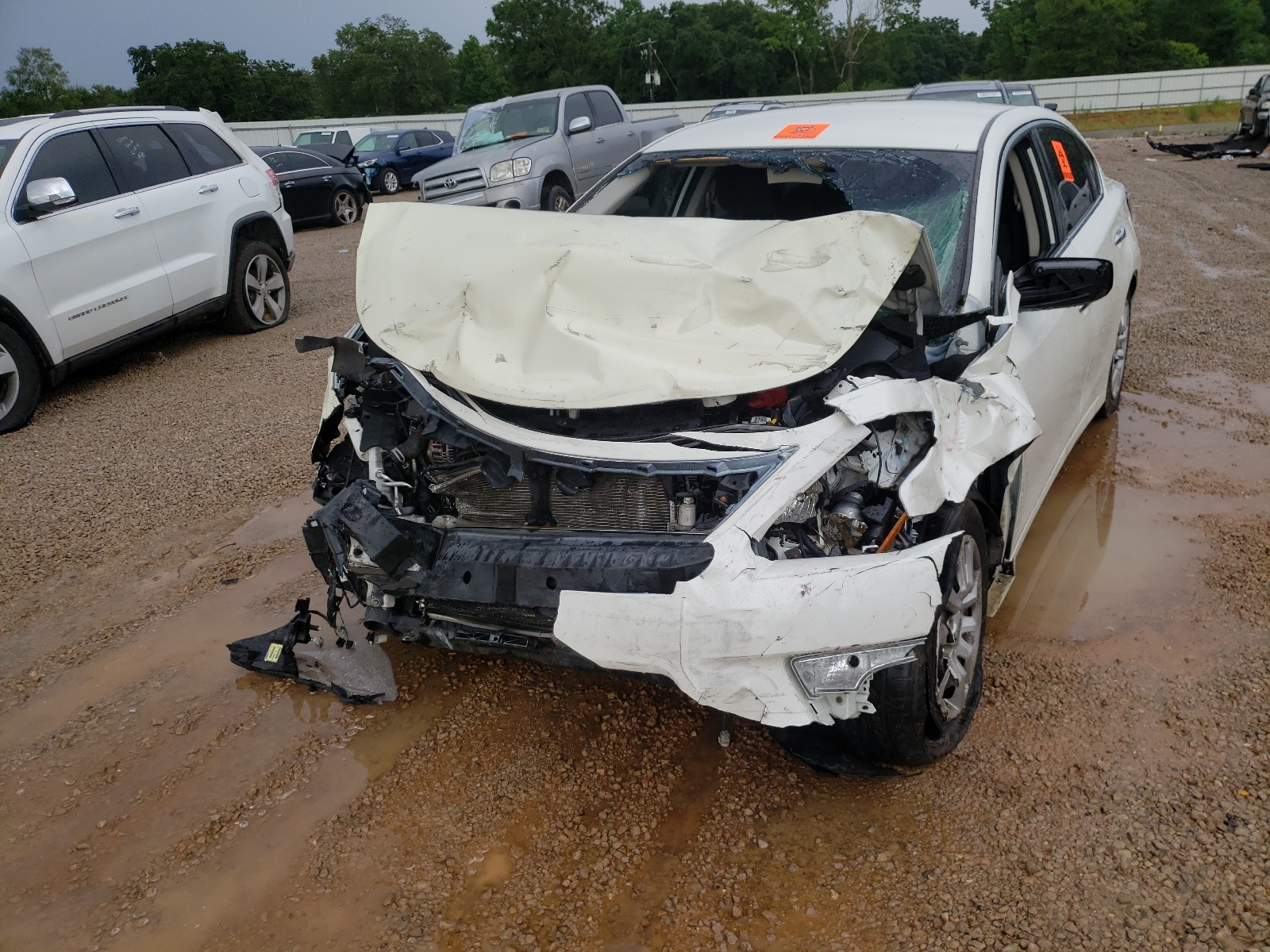 2015 Nissan Altima VIN 1N4AL3AP7FN334391 Copart auction photo, front end / biohazard/chemical damage thumbnail 9
