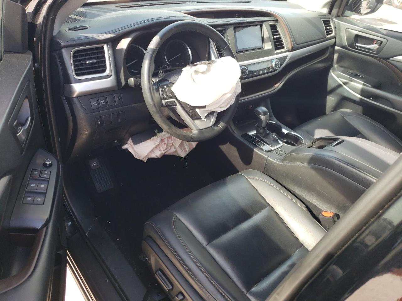 2019 Toyota Highlander VIN 5TDKZRFH6KS557799 Copart auction photo, front end / minor dent/scratches damage thumbnail 8