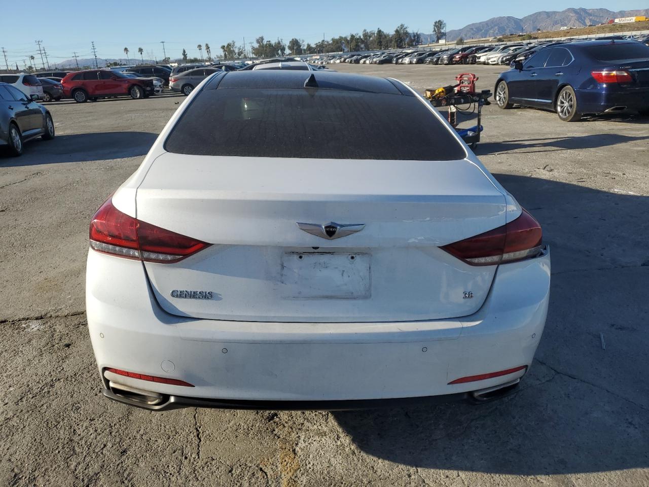 2015 Hyundai Genesis VIN KMHGN4JE6FU068317 Copart auction photo, all over damage thumbnail 6