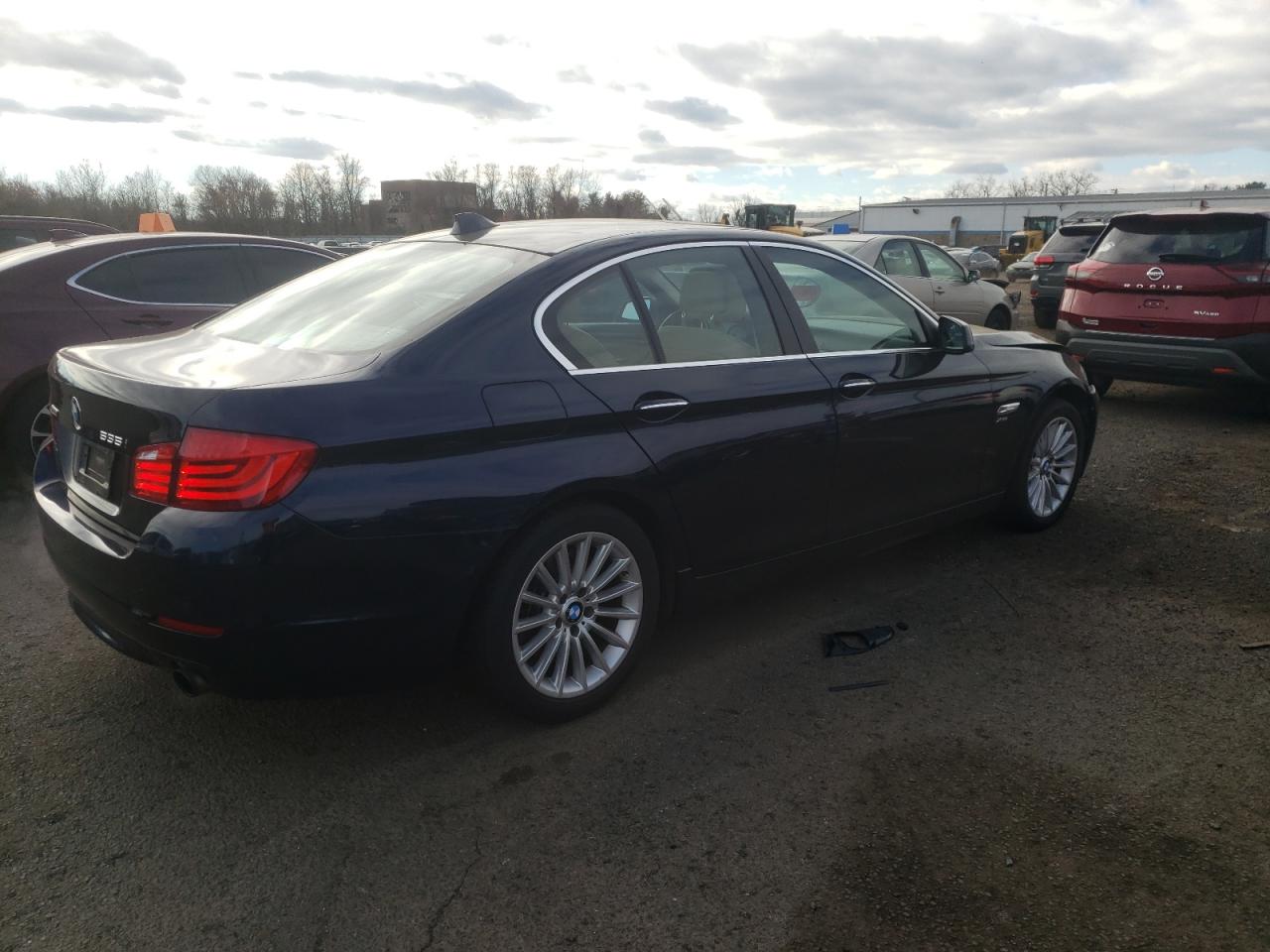 2011 BMW 5er VIN WBAFU7C53BC877739 Copart auction photo, front end damage thumbnail 3