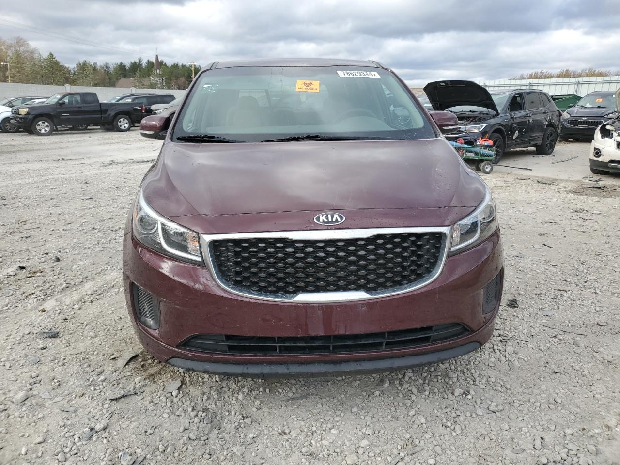 2017 KIA Sedona VIN KNDMB5C1XH6221448 Copart auction photo, vandalism / all over damage thumbnail 5