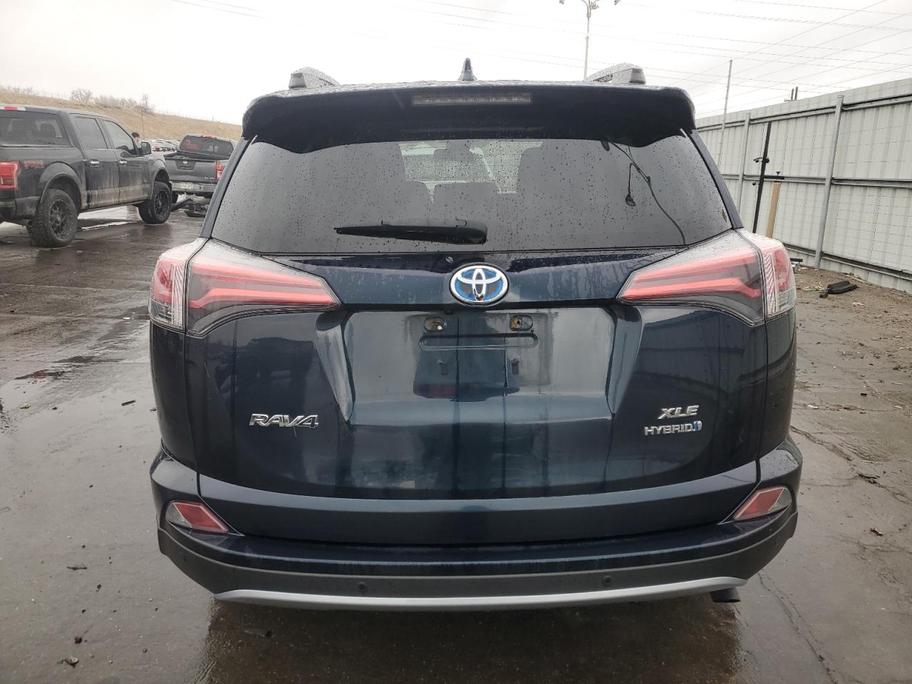2018 Toyota RAV 4 VIN JTMRJREV0JD173363 Copart auction photo, front end damage thumbnail 6