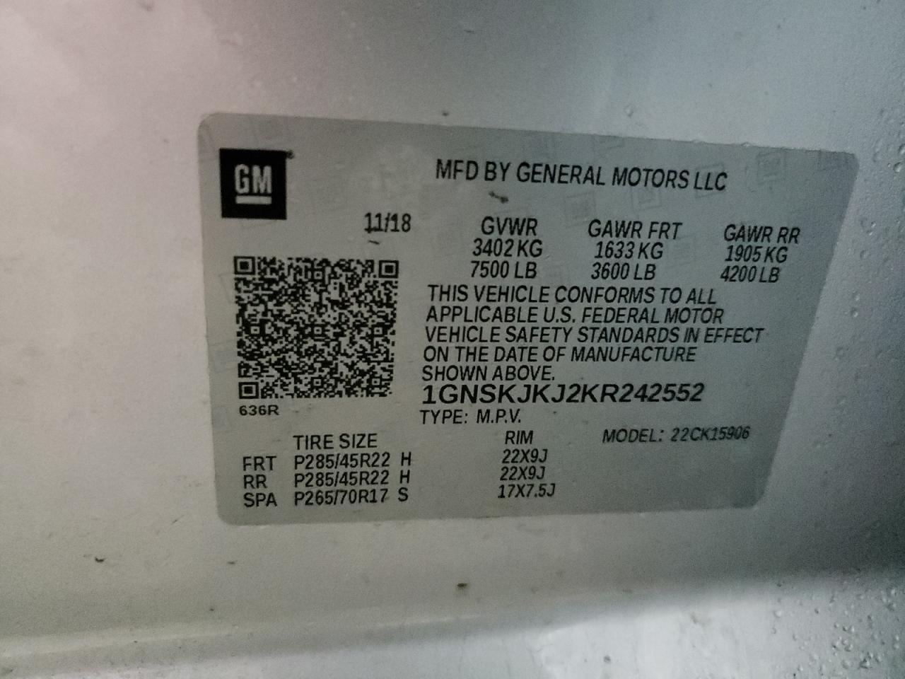 2019 Chevrolet Suburban VIN 1GNSKJKJ2KR242552 Copart auction photo, front end / minor dent/scratches damage thumbnail 13