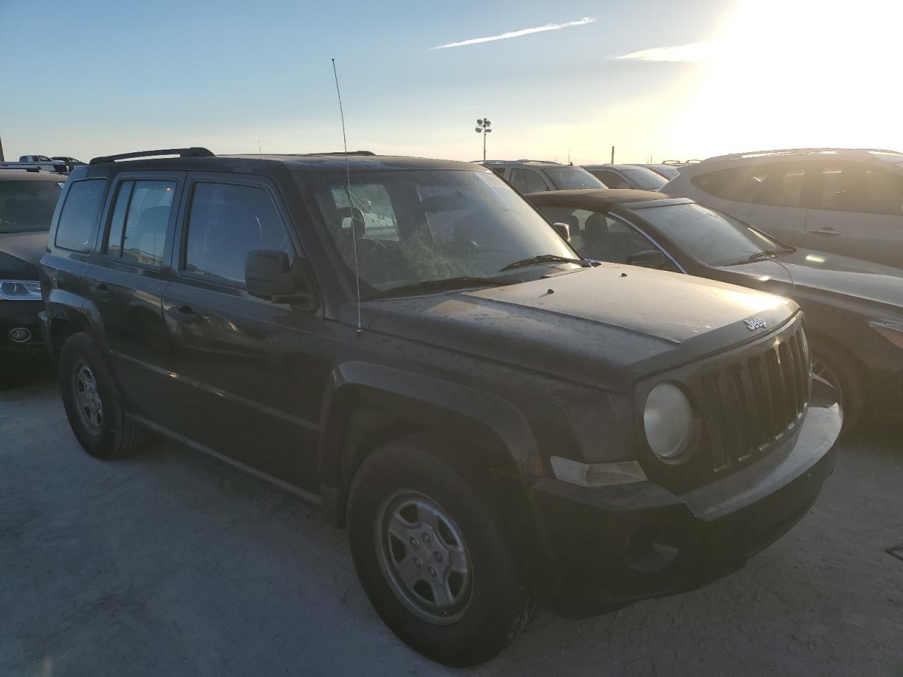 2007 Jeep Liberty (Patriot) VIN 1J8FF28W57D392580 Copart auction photo, water/flood damage thumbnail 4