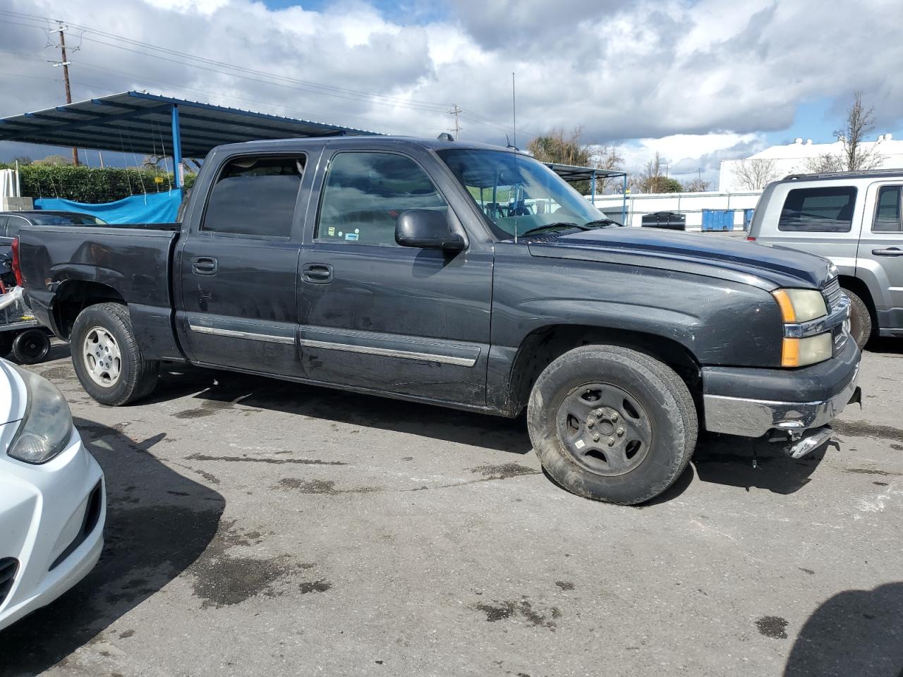 2004 Chevrolet Silverado VIN 2GCEC13T141359277 Copart auction photo, all over damage thumbnail 4