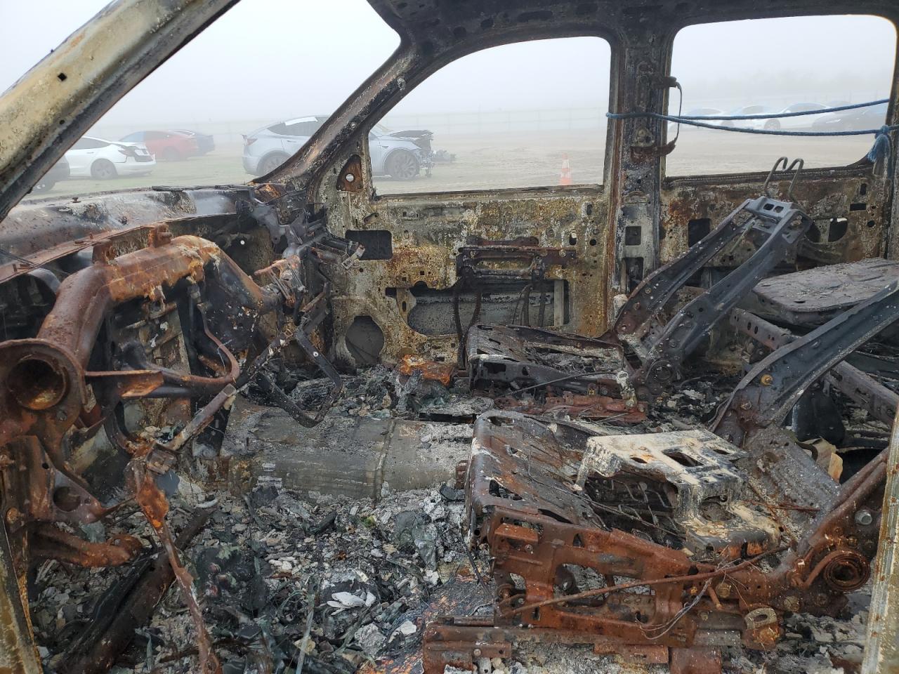 2011 Chevrolet Suburban VIN 1GNSKHE36BR368015 Copart auction photo, burn damage thumbnail 7