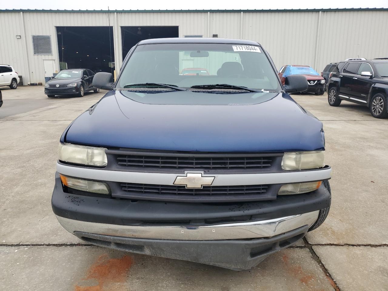 2001 Chevrolet Silverado VIN 2GCEC19V611257574 Copart auction photo, front end damage thumbnail 5