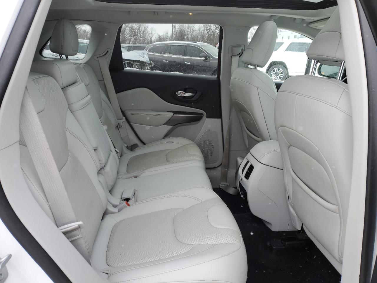 2019 Jeep Grand Cherokee VIN 1C4PJMDX3KD103242 Copart auction photo, front end / minor dent/scratches damage thumbnail 11