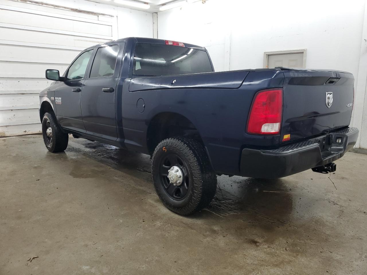 2016 RAM 2500 VIN 3C6UR5CJ9GG231811 Copart auction photo, minor dent/scratches damage thumbnail 2