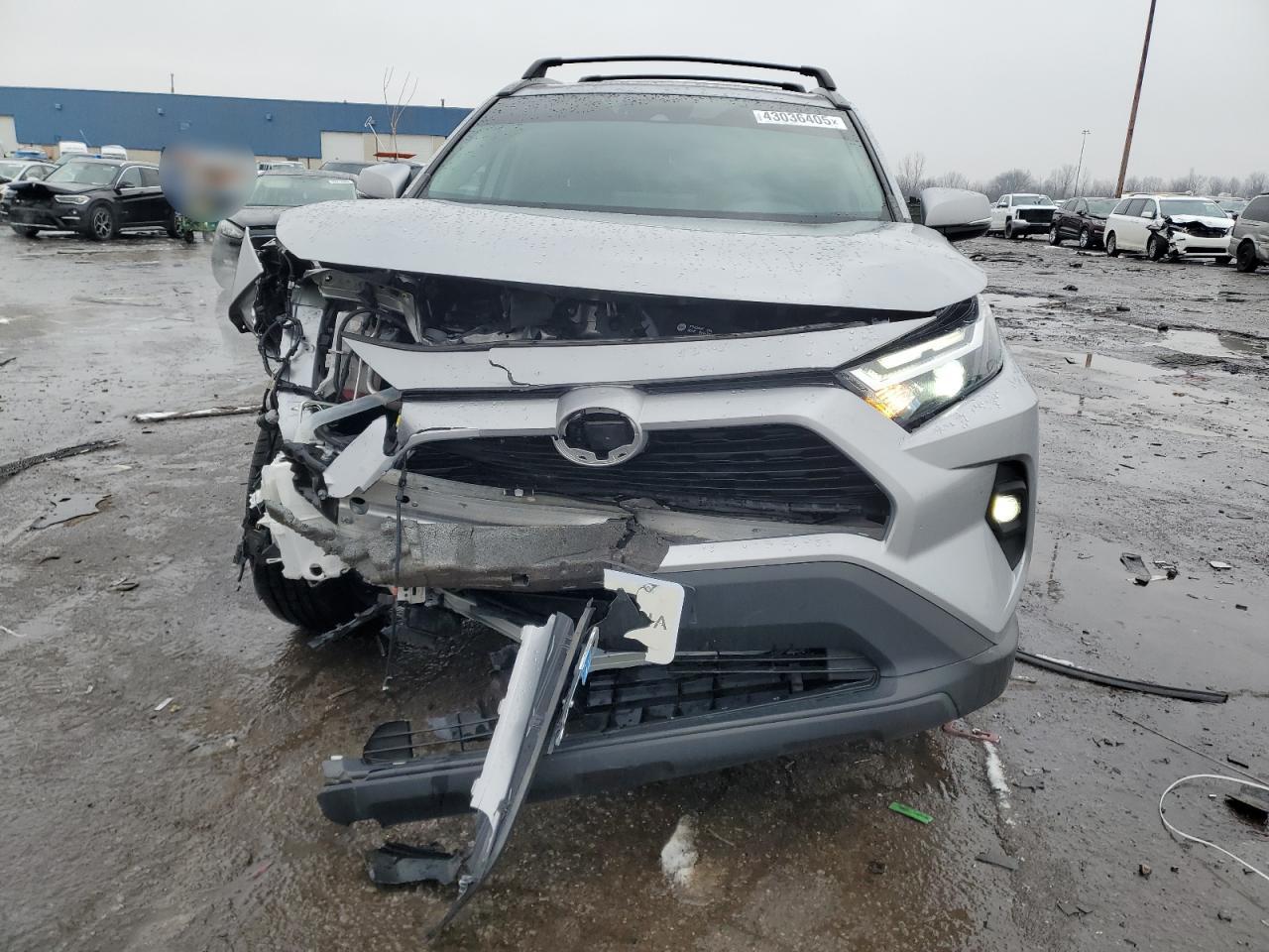 2022 Toyota RAV 4 VIN 2T3A1RFV9NC294026 Copart auction photo, front end / side damage thumbnail 5